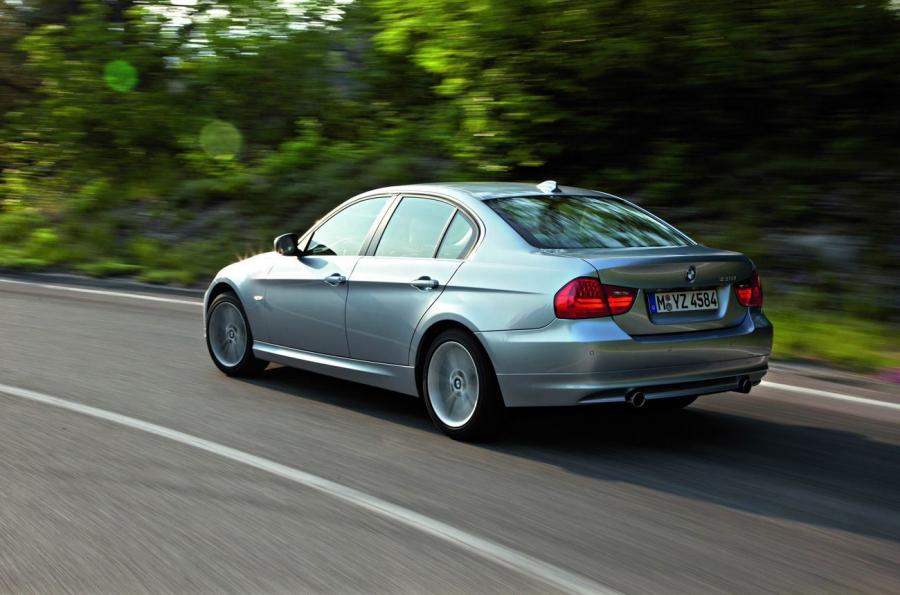  BMW 3-Series 2008 года  (фото 21 из 34)